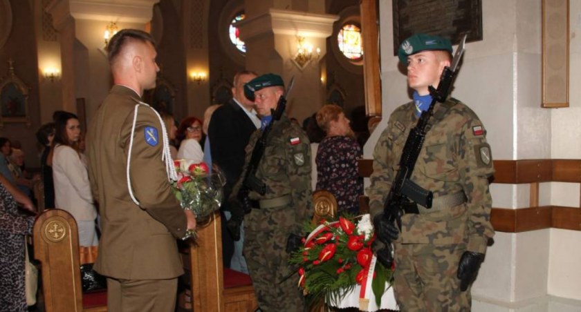 Zdjęcie: Tablica 71. Pułku Piechoty w Zambrowie