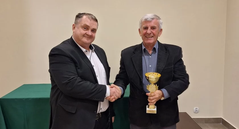 Zdjęcie: Józef Dobkowski zwycięzcą XIII Zambrowskiej Długiej Fali w Brydżu Sportowym