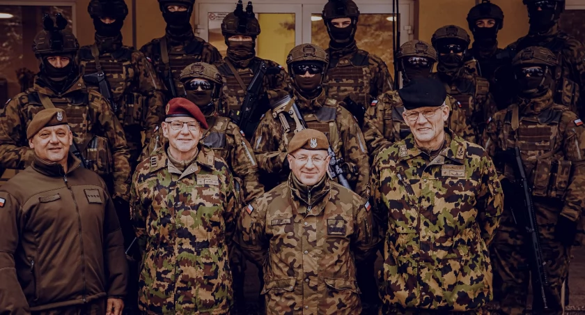 Zdjęcie: WOT ze szwajcarskimi Siłami Zbrojnymi
