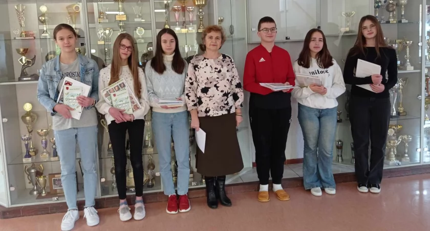 zdjęcie: laureaci konkursu „W trosce o zdrowie”.