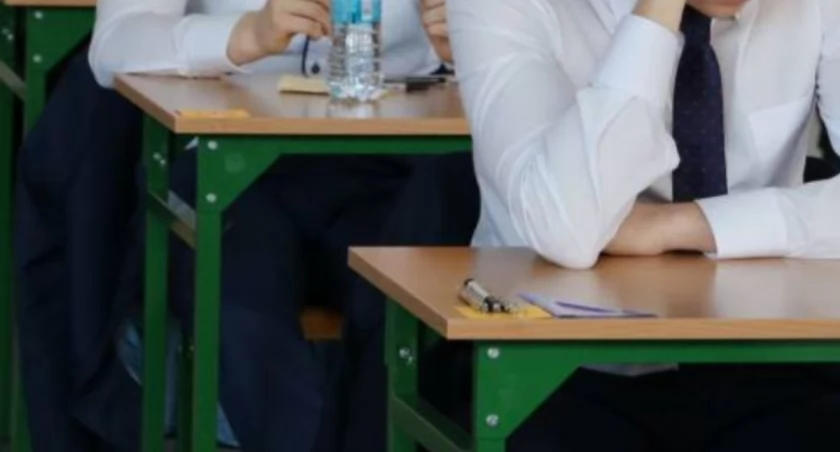 interpelacje, Radny Rykaczewski interpeluje sprawie budżetów powiatowych placówek oświatowych - zdjęcie, fotografia