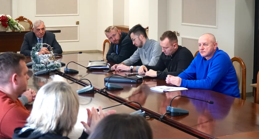 Zdjęcie: spotkanie rodziców z zarządem Olimpii