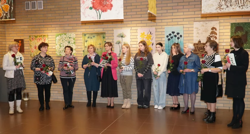 wernisaże spotkania, Prace Zakochanych batiku można zobaczyć Galerii Sztuki Labirynt - zdjęcie, fotografia