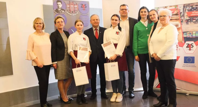 edukacja, Eliminacje szkolne wojewódzkiego konkursu „Gotuj klasą” Zambrowie [FOTO] - zdjęcie, fotografia