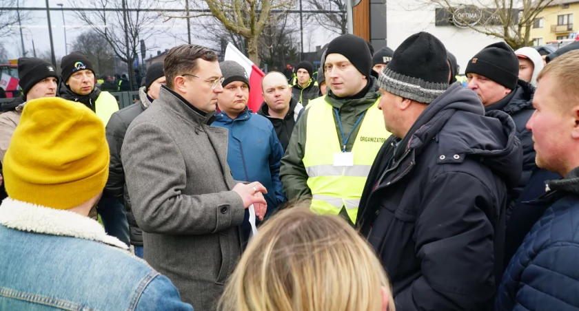 zdjęcie: wiceminister Krajewski na proteście rolników w Zambrowie