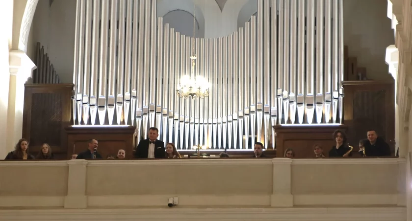 zdjęcie: organy piszczałkowe w Trójcy