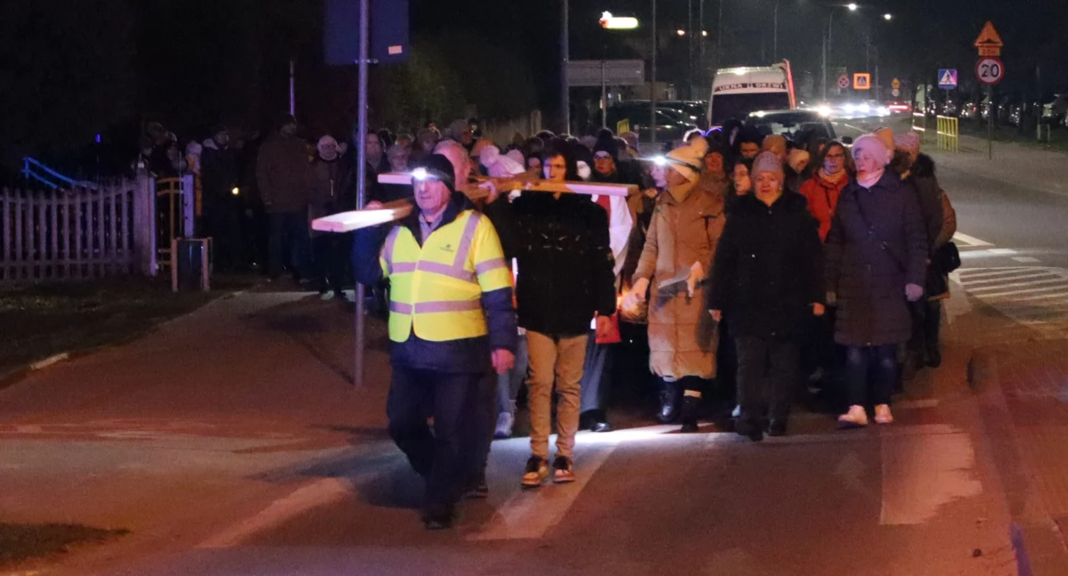 zdjęcie: droga krzyżowa do Tabędza