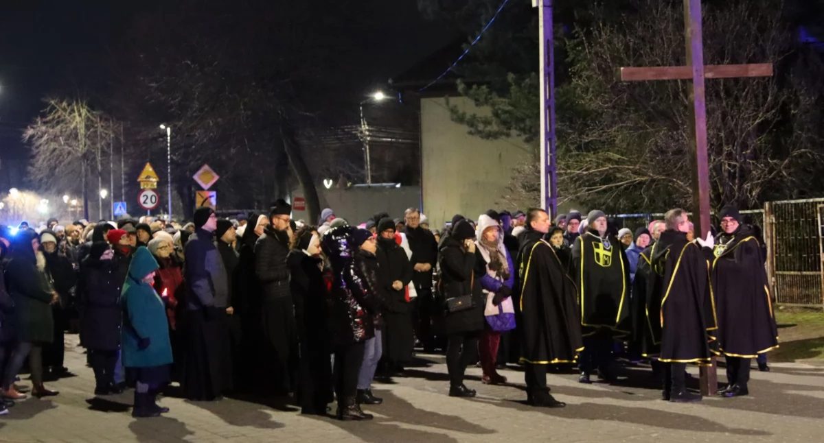 zdjęcie: droga krzyżowa