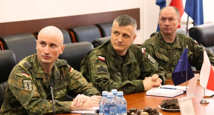 Zdjęcie: spotkanie 1PBOT z oficerami NFIU Poland