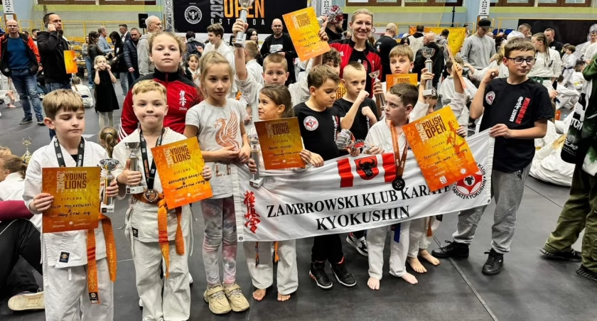 Zdjęcie: karatecy z Zambrowskiego Klubu Karate Kyokushin