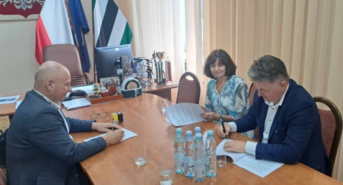 Zdjęcie: Wójt Gminy Zambrów Jarosław Kos, Mariusz Sikorski i Irena Grodzka