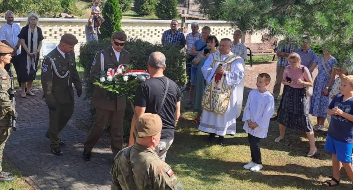 z regionu, Żołnierze batalionu obrony pogranicza uczcili rocznicę śmierci - zdjęcie, fotografia