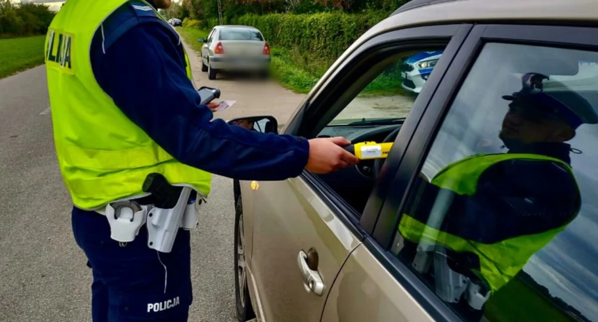policja, Nietrzeźwy uprawnień narkotykami samochodzie Grozi 5 lat więzienia - zdjęcie, fotografia