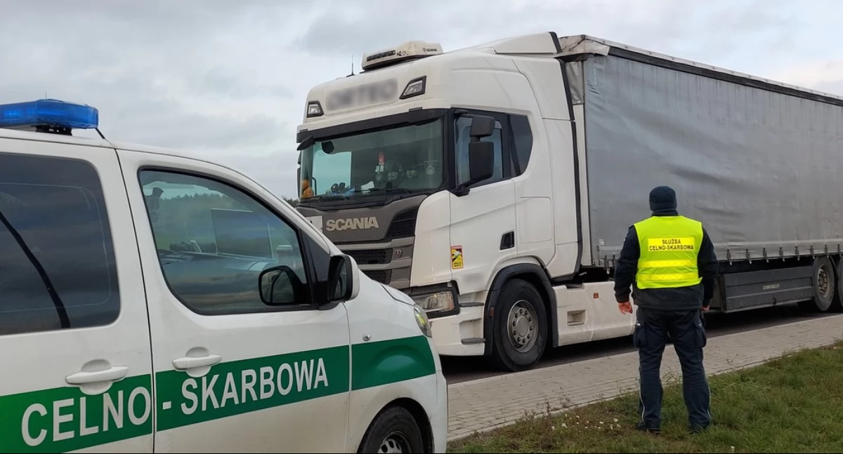 z regionu, Przewoził odpady zgłoszenia - zdjęcie, fotografia