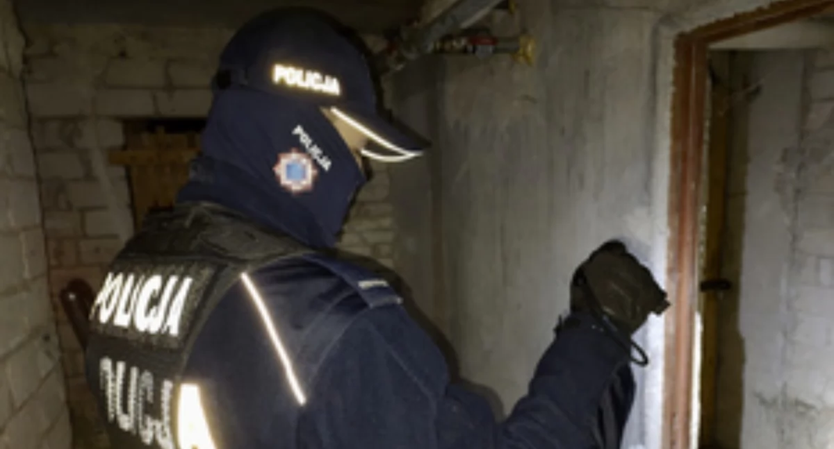 policja, Niskie temperatury zagrożeniem życia zdrowia bądź obojętny! - zdjęcie, fotografia