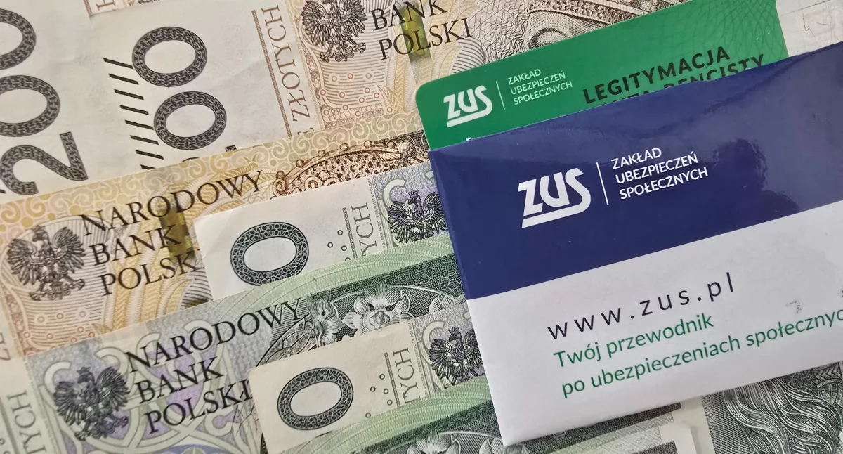 biznes i praca, przekazał środki kolejną transzę wypłat „trzynastek” - zdjęcie, fotografia