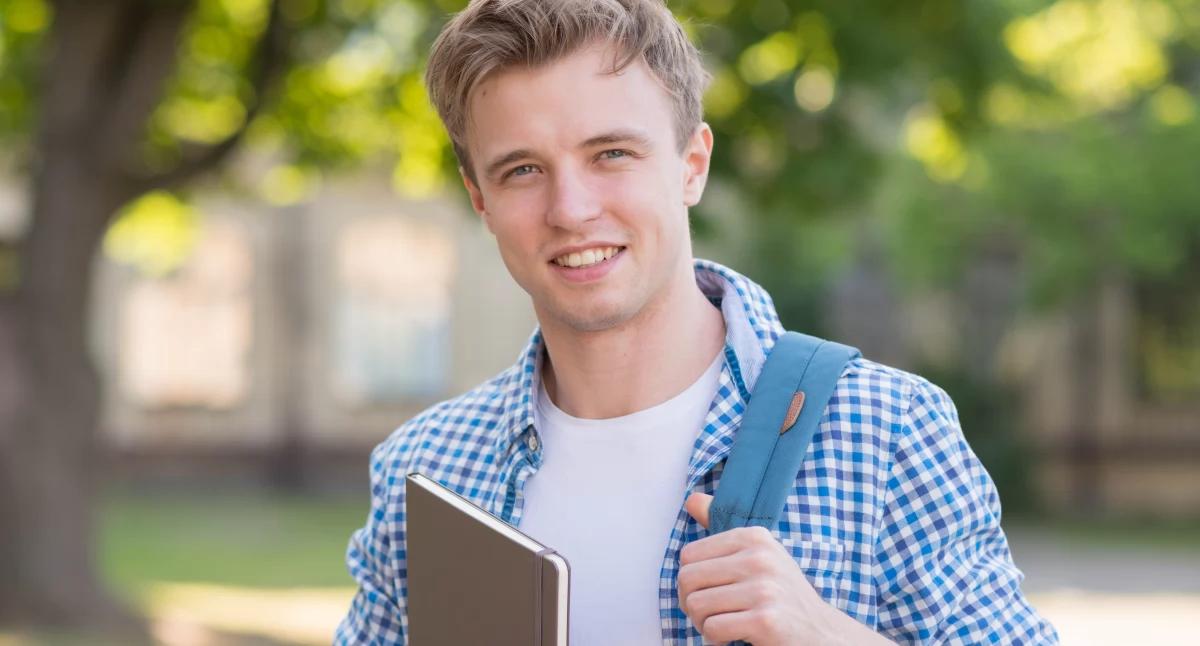 komunikat, Uczniowie studenci muszą pamiętać formalnościach związanych rentą rodzinną - zdjęcie, fotografia