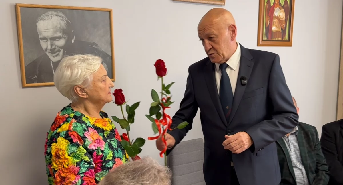 zdjęcie: Prezes Koła PZN w Zambrowie Teresa Szumowska i Prezes Towarzystwa Przyjaciół Zambrowa Zbigniew Teofil Jach