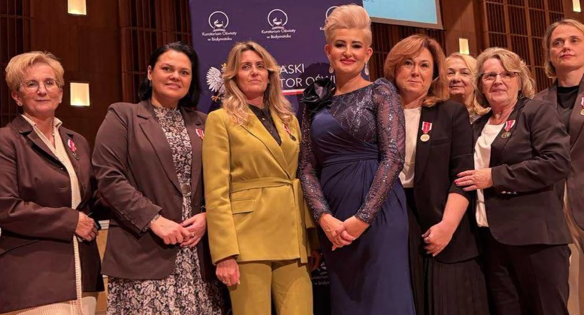 edukacja, Nauczycielki Zespołu Szkół Szumowie otrzymały Medale Komisji Edukacji Narodowej [FOTO] - zdjęcie, fotografia