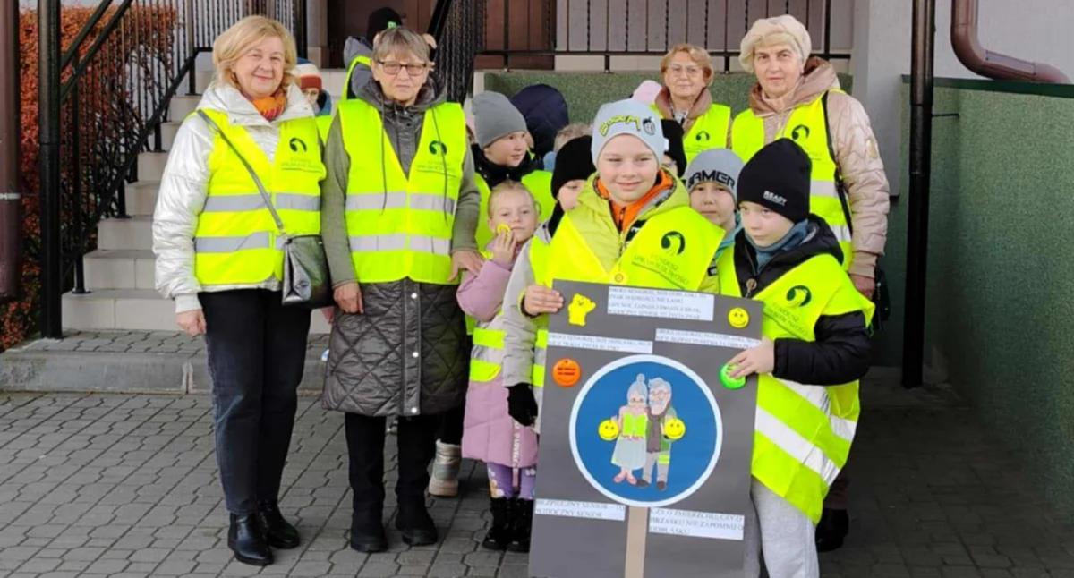 Pierwszaki z "Trójki" promowały bezpieczeństwo na drodze [FOTO]