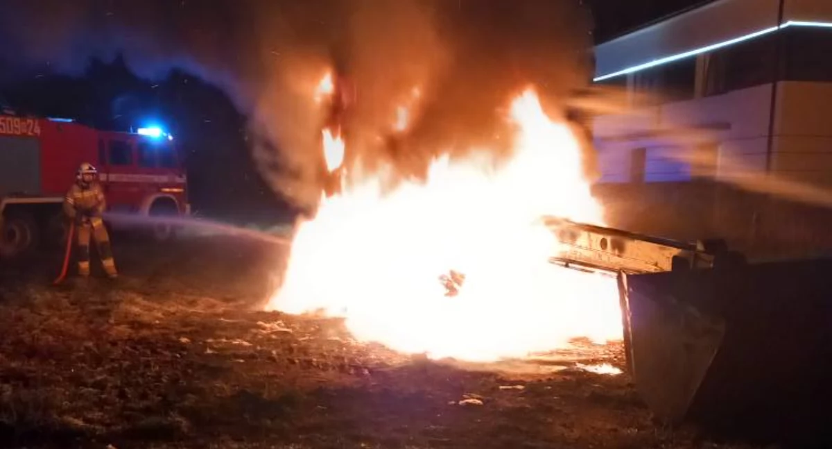 Na jednej z posesji zapaliła się ładowarka [FOTO]