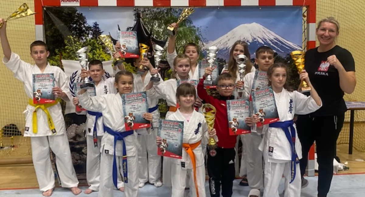 Zambrowscy karatecy zdobyli 15 miejsc na podium podczas Ogólnopolskiego Turnieju Karate Kyokushin! [FOTO]