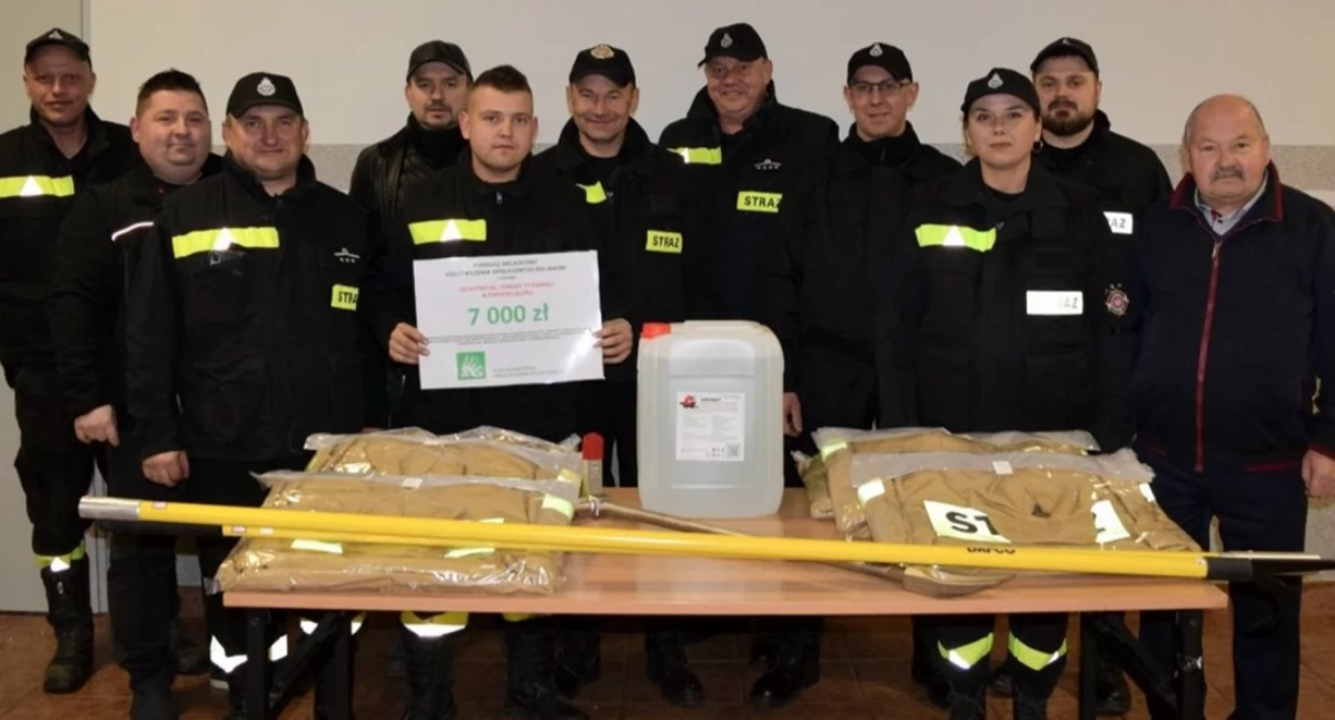 OSP Paproć Duża doposażyła swoją jednostkę w nowy sprzęt [FOTO]