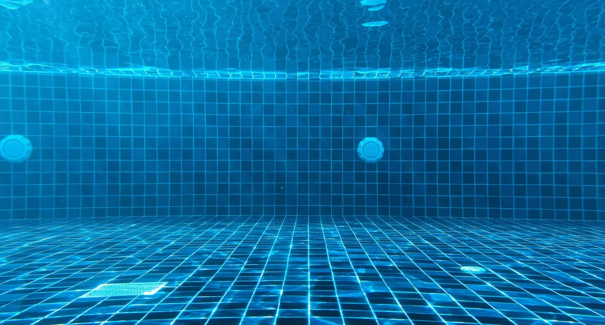 Geotermalne bogactwo Poddębic – analiza składu wody i infrastruktury leczniczej