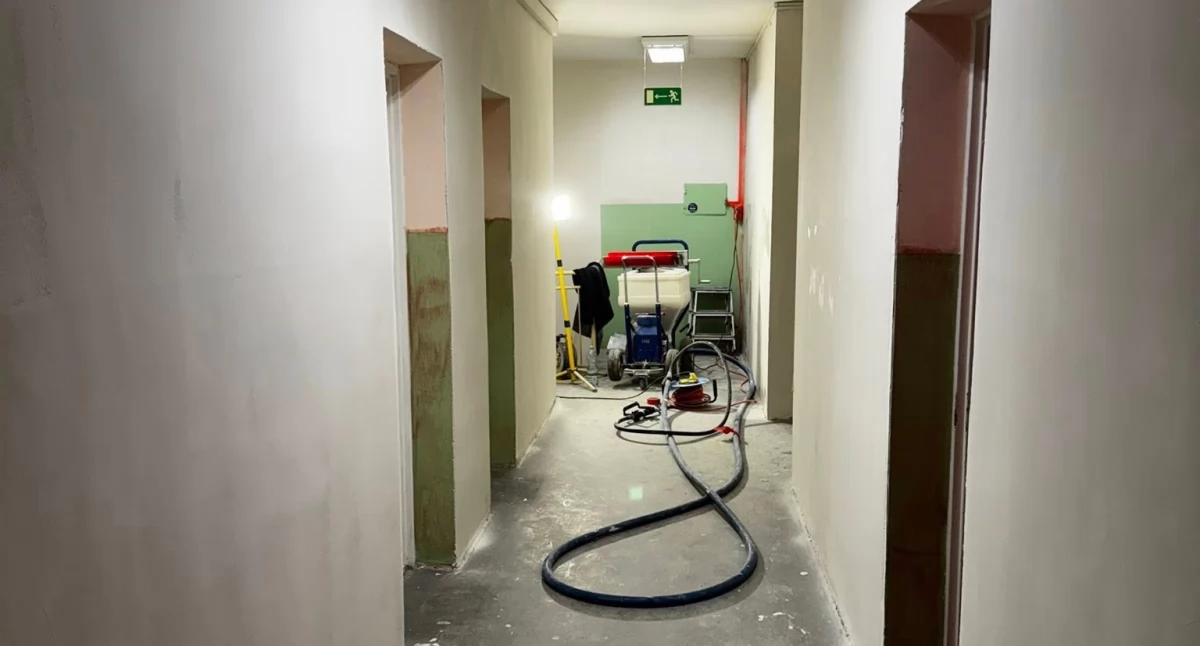 inwestycje, Rozpoczęły prace remontowe budynku Urzędu Gminy Kołaki Kościelne [FOTO] - zdjęcie, fotografia