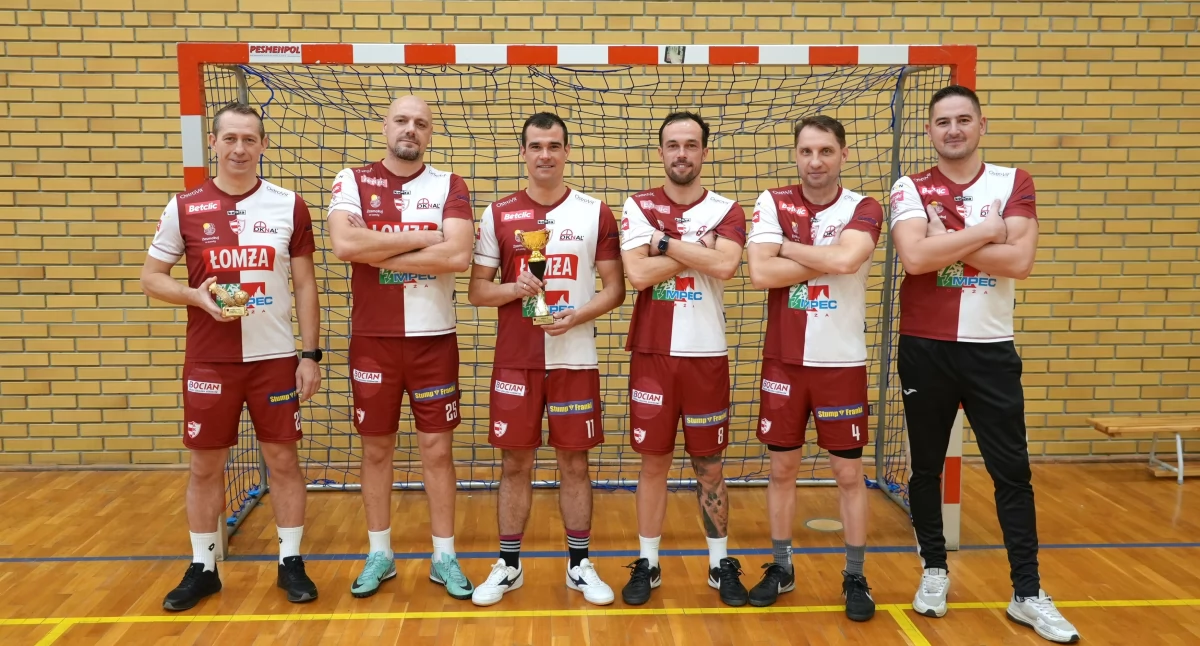 piłka nożna futsal, Piłkarze Łomży zwycięzcami Turnieju Halowej Piłki Nożnej OldBoy [FOTO+VIDEO] - zdjęcie, fotografia
