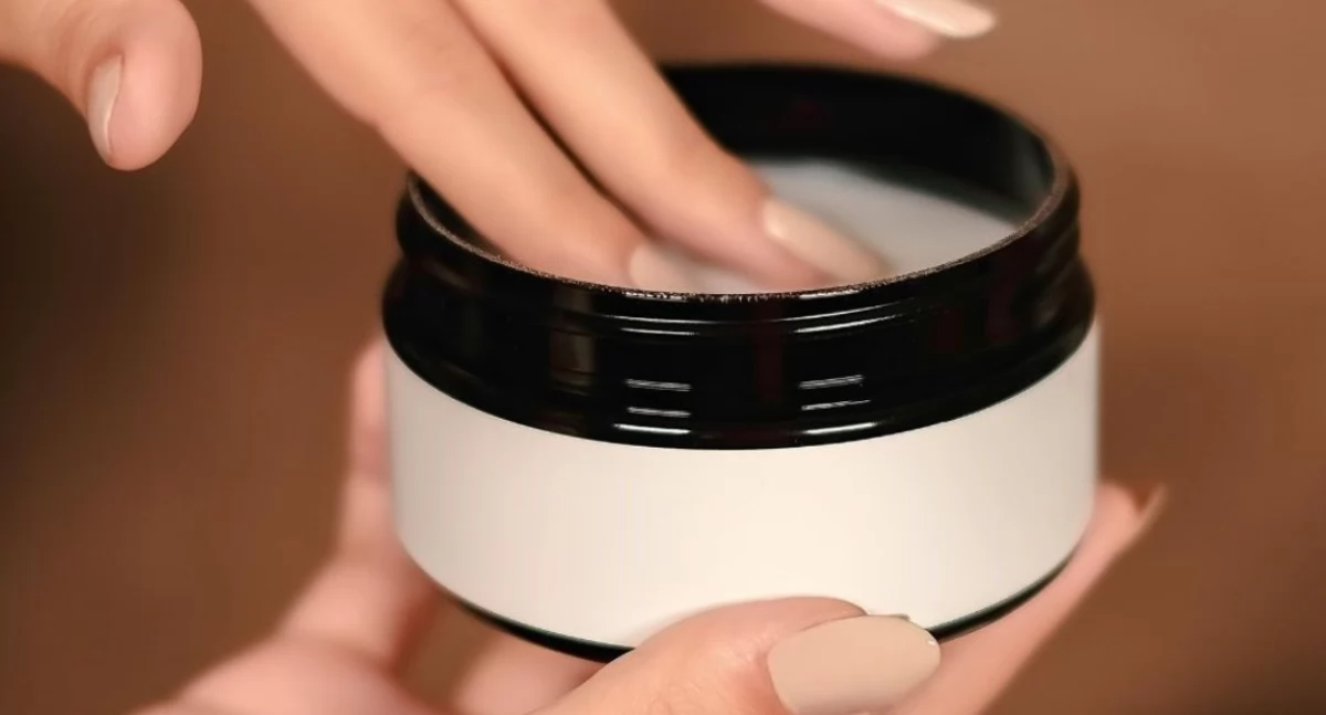 komunikat, UWAGA Kosmetyk kalendarza adwentowego skażony mikrobiologicznie - zdjęcie, fotografia