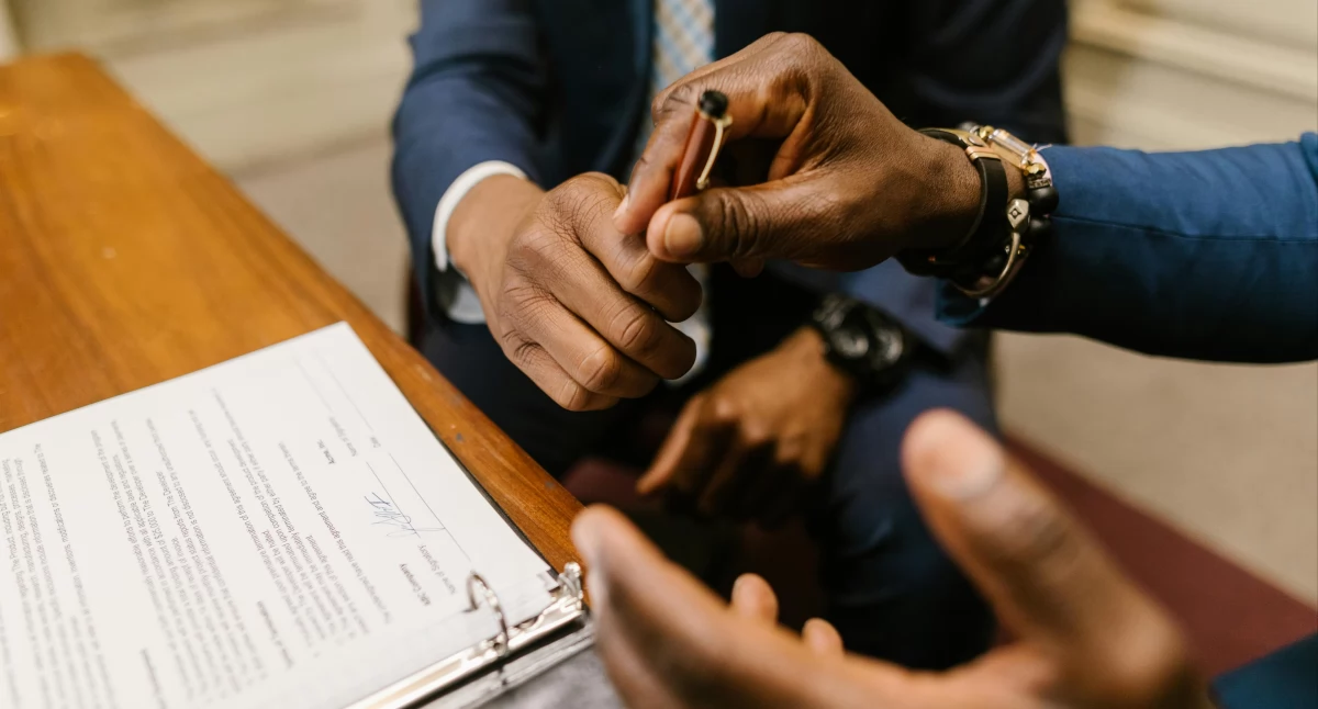 Jak założyć własną firmę krok po kroku z intuicyjnym wnioskiem na Firmove.pl: poznaj dwie proste ścieżki