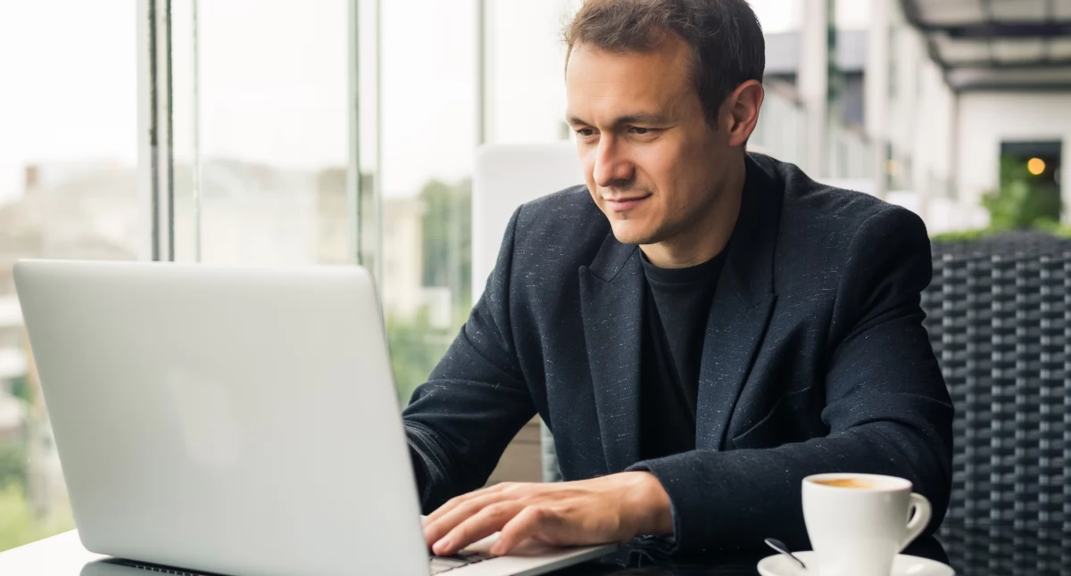  biznes i praca, rozpoczął przekazywanie informacji rozliczeniach składek ubiegły - zdjęcie, fotografia