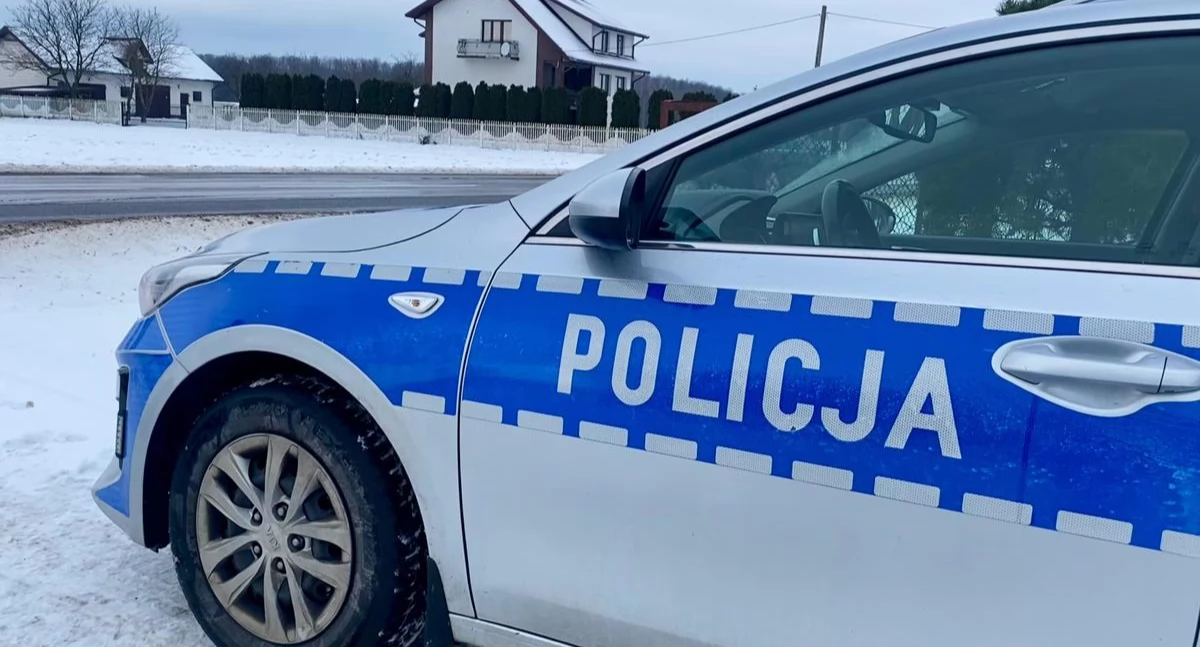 policja, latek wpadł miał zapiętych pasów - zdjęcie, fotografia