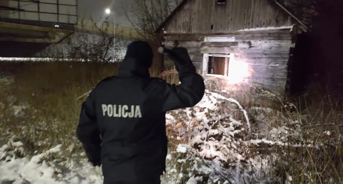 policja, Policja apeluje bądźmy obojętni osoby zagrożone wychłodzeniem - zdjęcie, fotografia