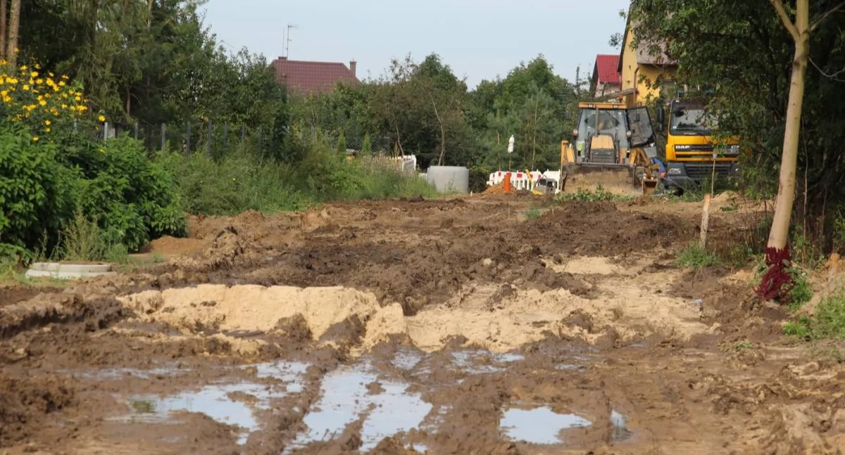 inwestycje, Niespełna drogi oświatę Gmina Kołaki Kościelne ogłosiła inwestycji - zdjęcie, fotografia