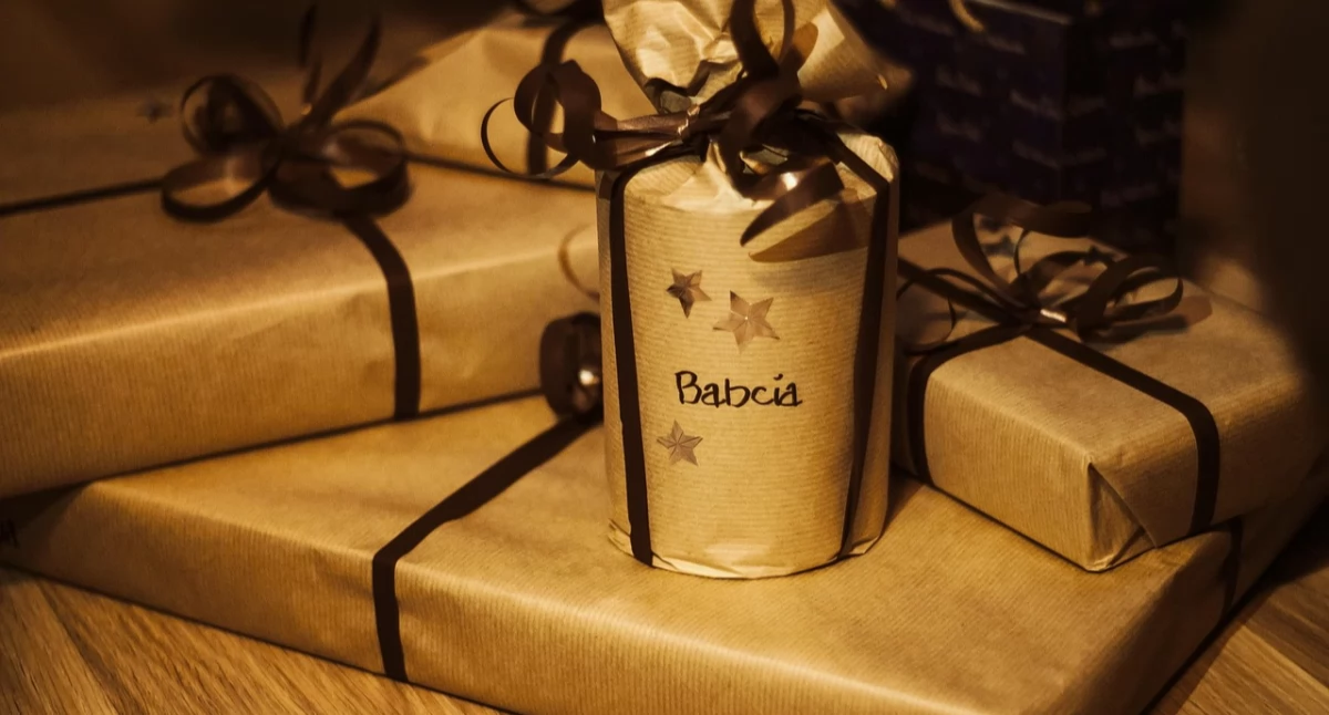 Unikalne prezenty dla Babci, które rzeczywiście zachwycą