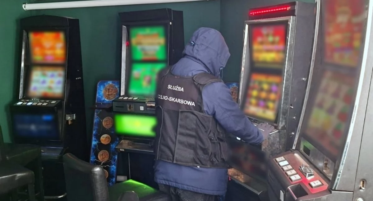 z regionu, Dziewięciu jednorękich bandytów aresztowanych [FOTO] - zdjęcie, fotografia