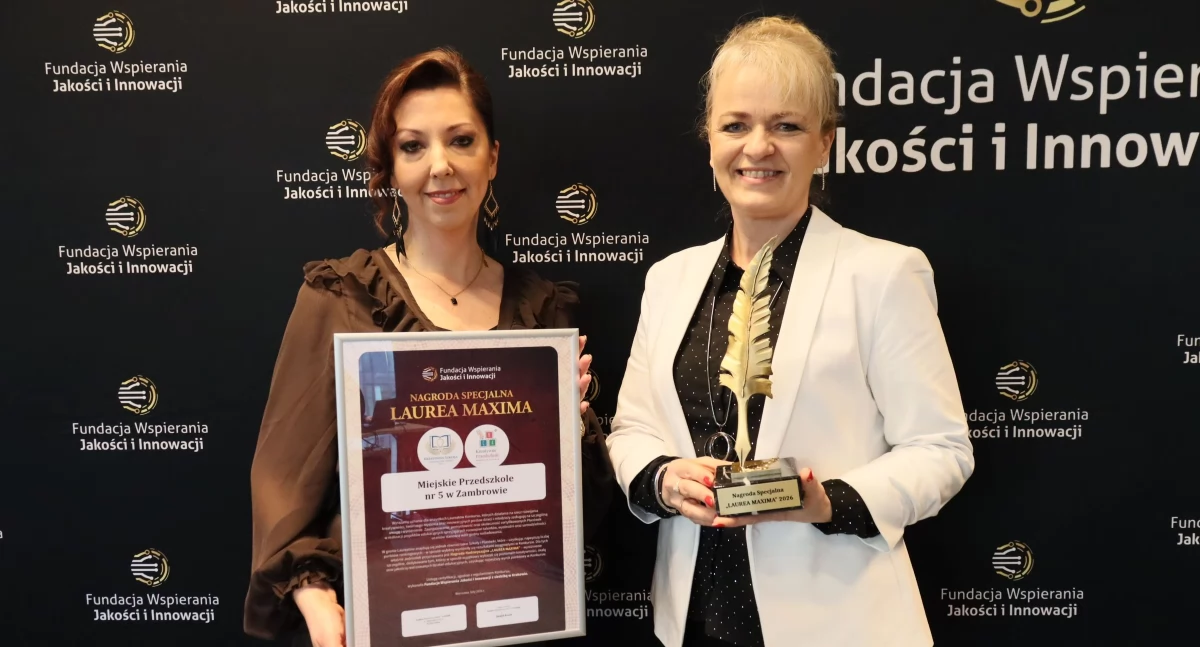 zdjęcie: Miejskie Przedszkole nr 5 w Zambrowie, Wicedyrektor MP5 Agnieszka Zaręba i Dyrektor MP5 Anna Biała