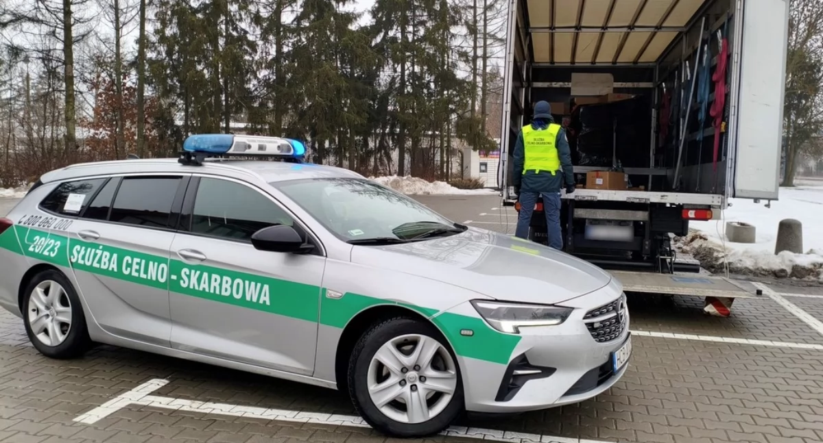 z regionu, Przemyt papierosów udaremniony przez podlaską [FOTO] - zdjęcie, fotografia
