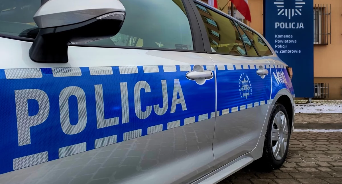 policja, Pędził terenie zabudowanym - zdjęcie, fotografia