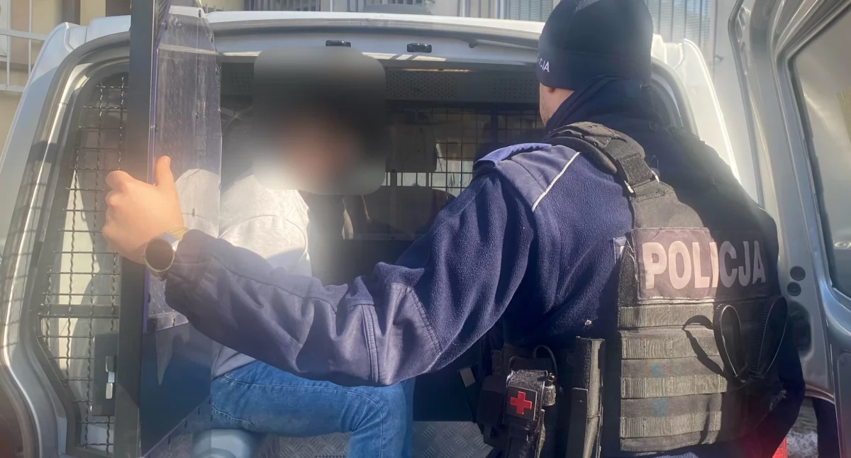 policja, Czterech poszukiwanych rękach zambrowskich funkcjonariuszy - zdjęcie, fotografia