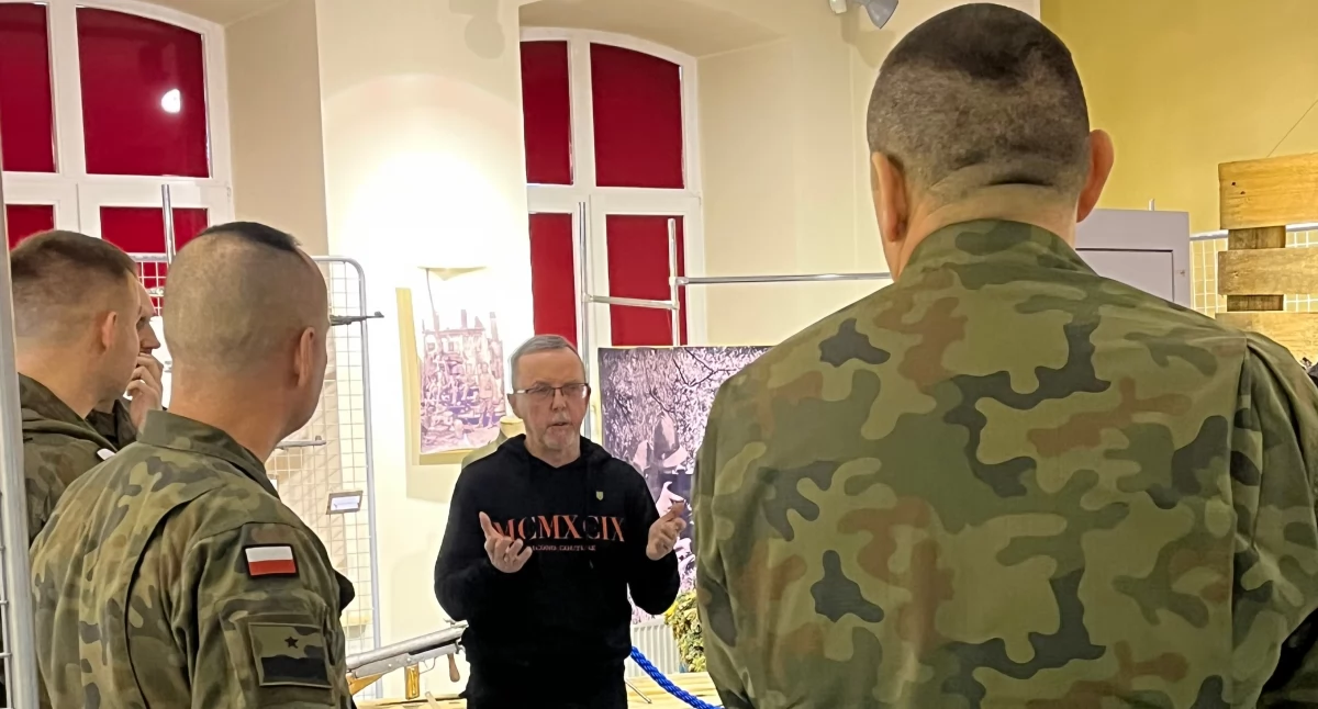 RIH Historia, Żołnierze odwiedzili Regionalną Izbę Historyczną [FOTO] - zdjęcie, fotografia