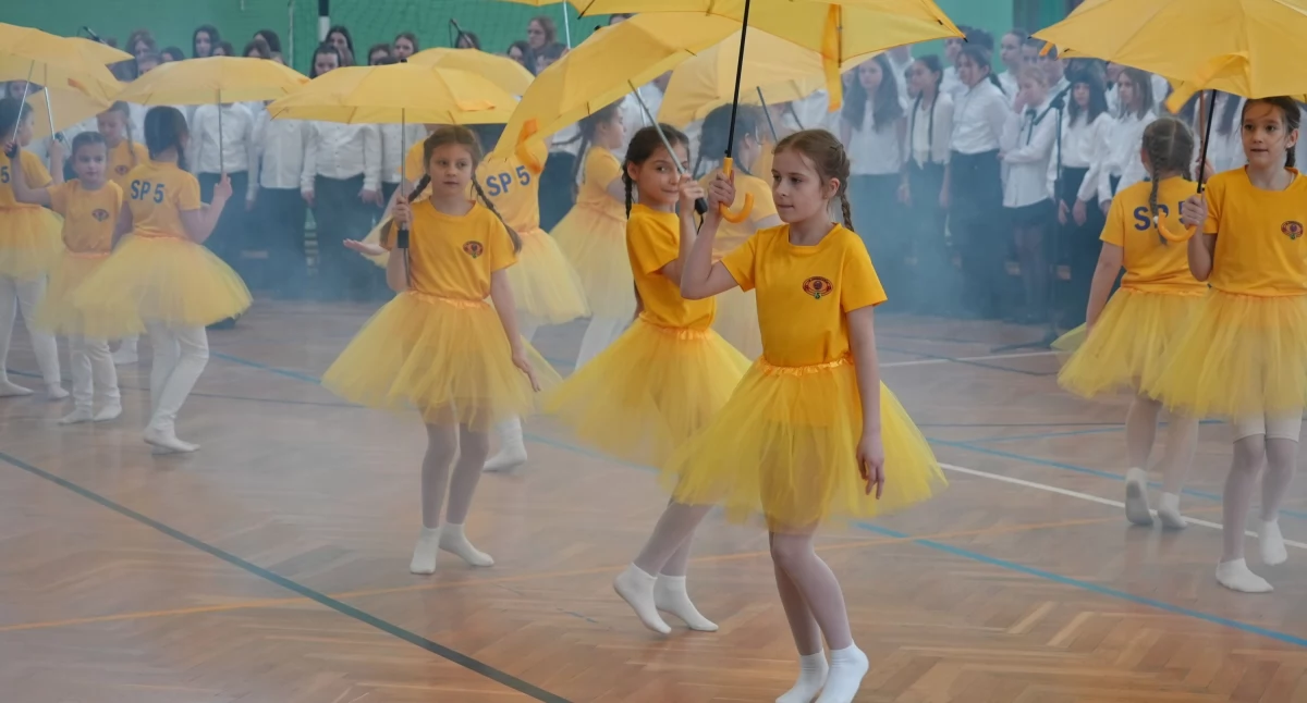 zdjęcie: święto patrona w SP5