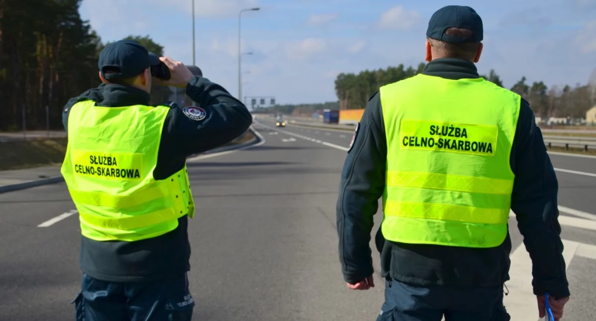 z regionu, Jechał uprawnień Wpadł podczas kontroli Służby Celno Skarbowej - zdjęcie, fotografia