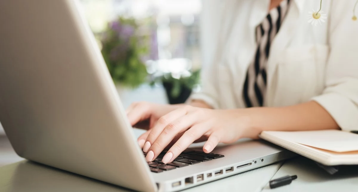  biznes i praca, Umowy dzieło raporcie większości zawierane okresy dłuższe - zdjęcie, fotografia