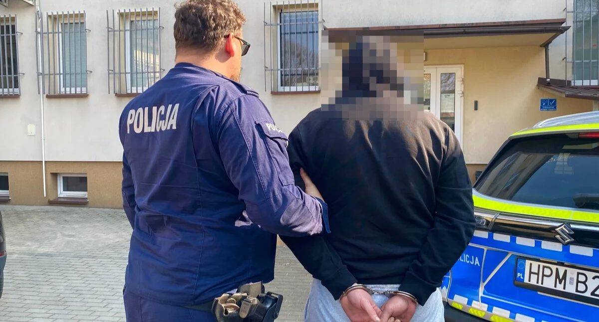 policja, latek zatrzymany kierowanie pojazdem stanie nietrzeźwości - zdjęcie, fotografia