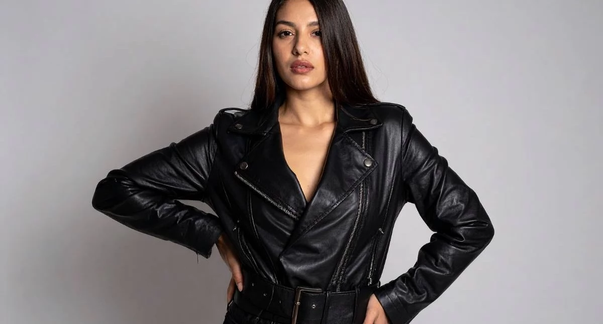 zdjęcie: Kobieta w skórzanej kurtce