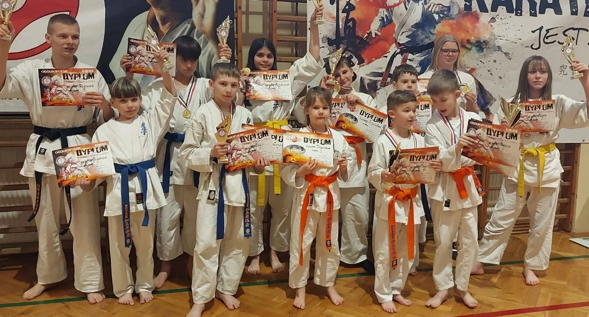 karate i sztuki walki, Zambrowscy karatecy zdominowali turniej Ożarowie Wywalczyli medale [FOTO] - zdjęcie, fotografia