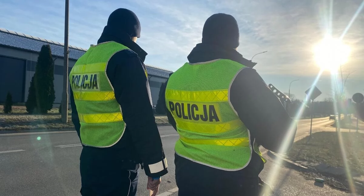 policja, Pędził Aleją Wojska Polskiego Stracił prawo jazdy - zdjęcie, fotografia